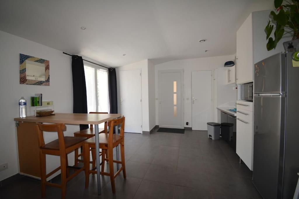 גוסאינוויל Grand Studio Independant Avec Jardin מראה חיצוני תמונה